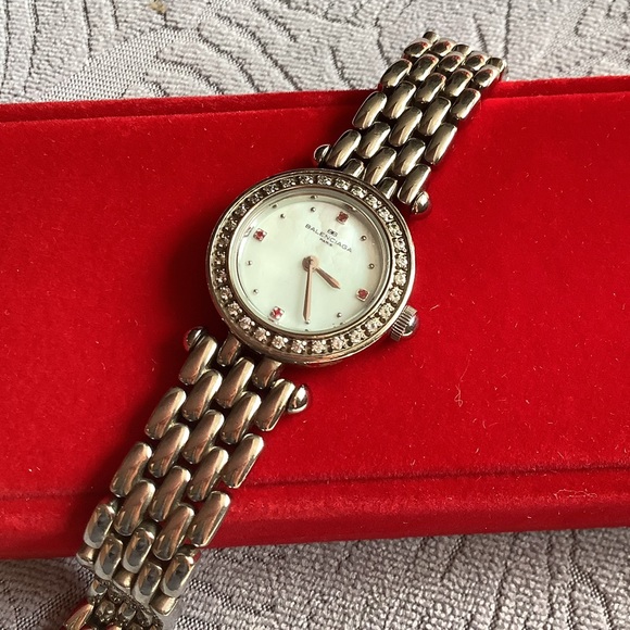 Beautiful 💖 BALENCIAGA💖 watch for lady🌹 - Picture 8 of 12